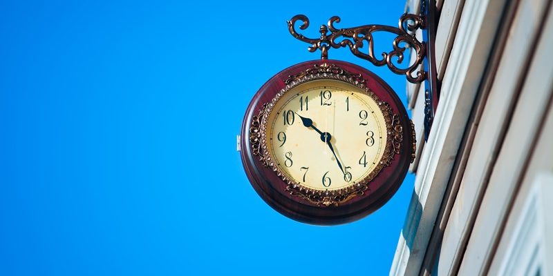 Heffing reclamebelasting voor klok aan gevel